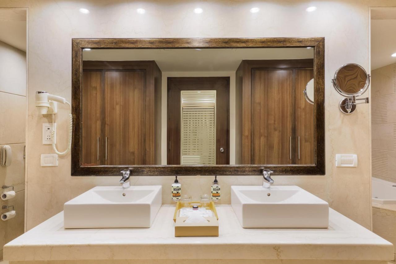 Lemon Tree Premier, Ulsoor Lake, Bengaluru Exterior photo