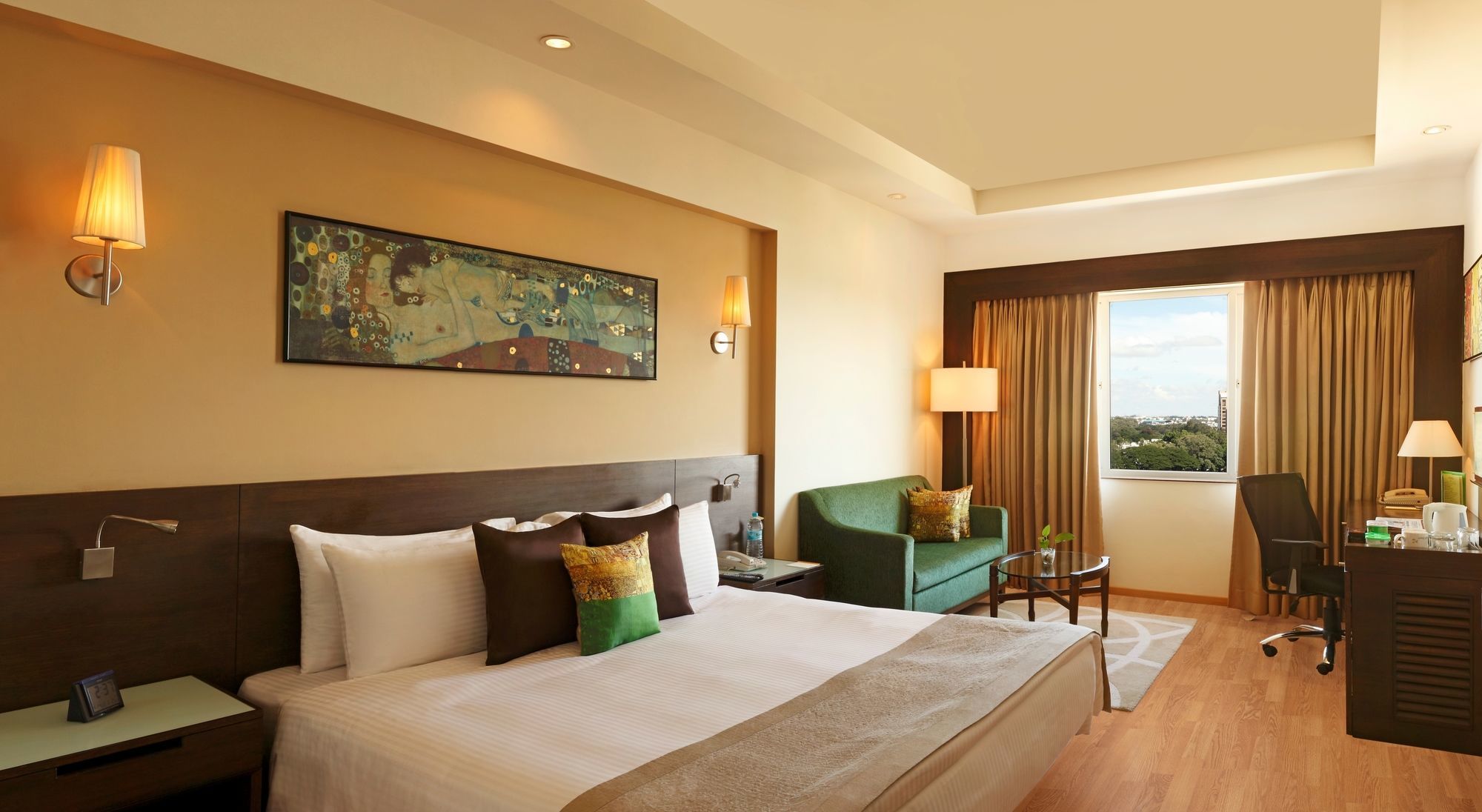 Lemon Tree Premier, Ulsoor Lake, Bengaluru Exterior photo
